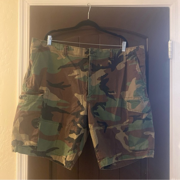 Ralph Lauren Other - Men’s Ralph Lauren polo Camo shorts size 44B
